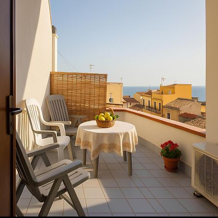 Sinyhouse Apartment Terrasini Bagian luar foto