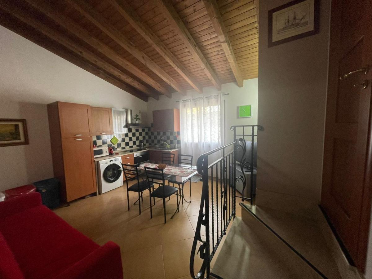 Sinyhouse Apartment Terrasini Bagian luar foto