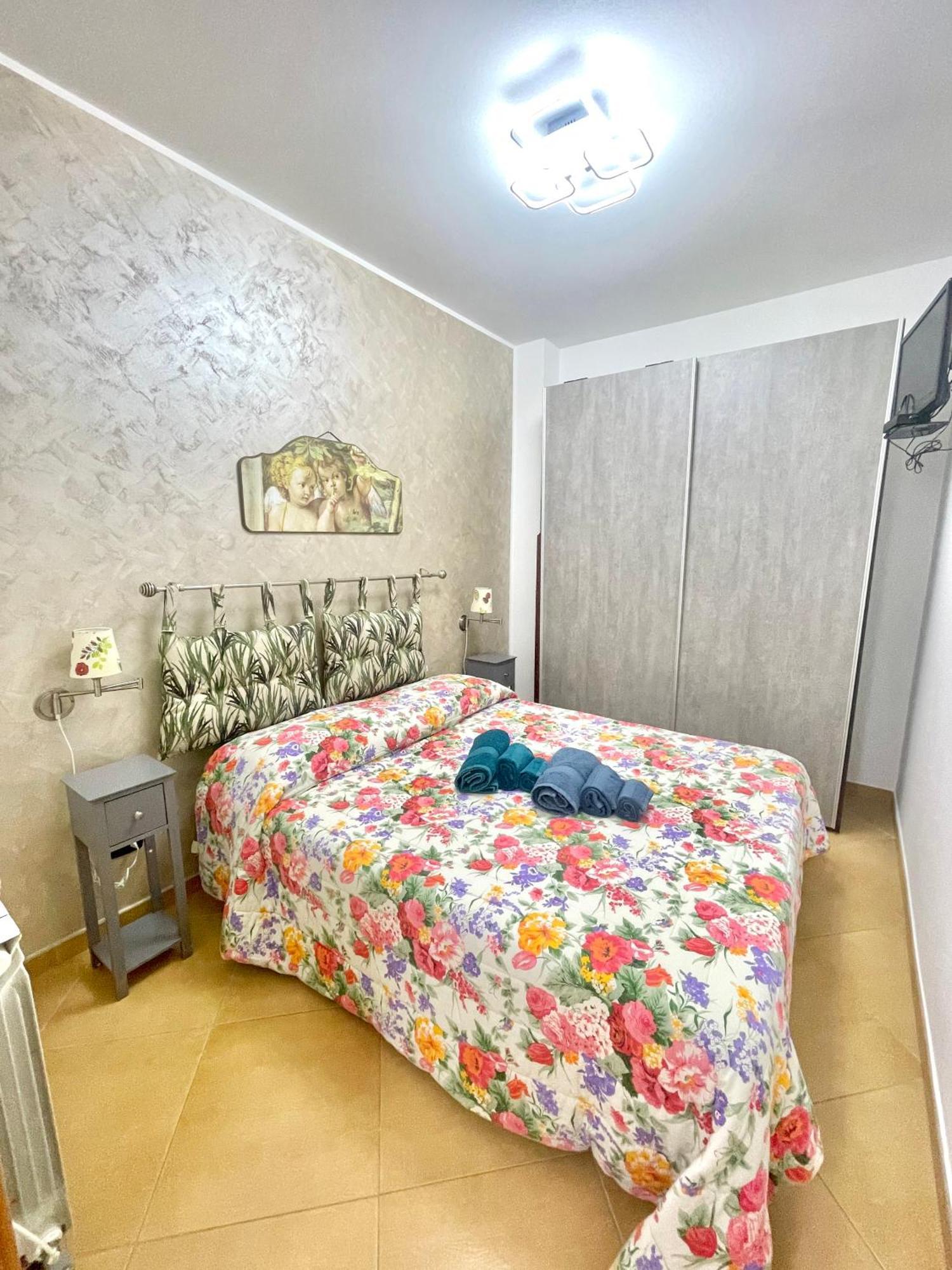 Sinyhouse Apartment Terrasini Bagian luar foto